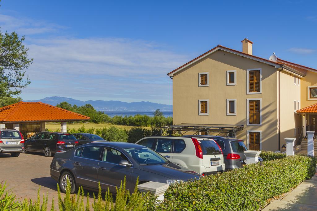 Luxury Apartments Villa Matea Malinska Esterno foto